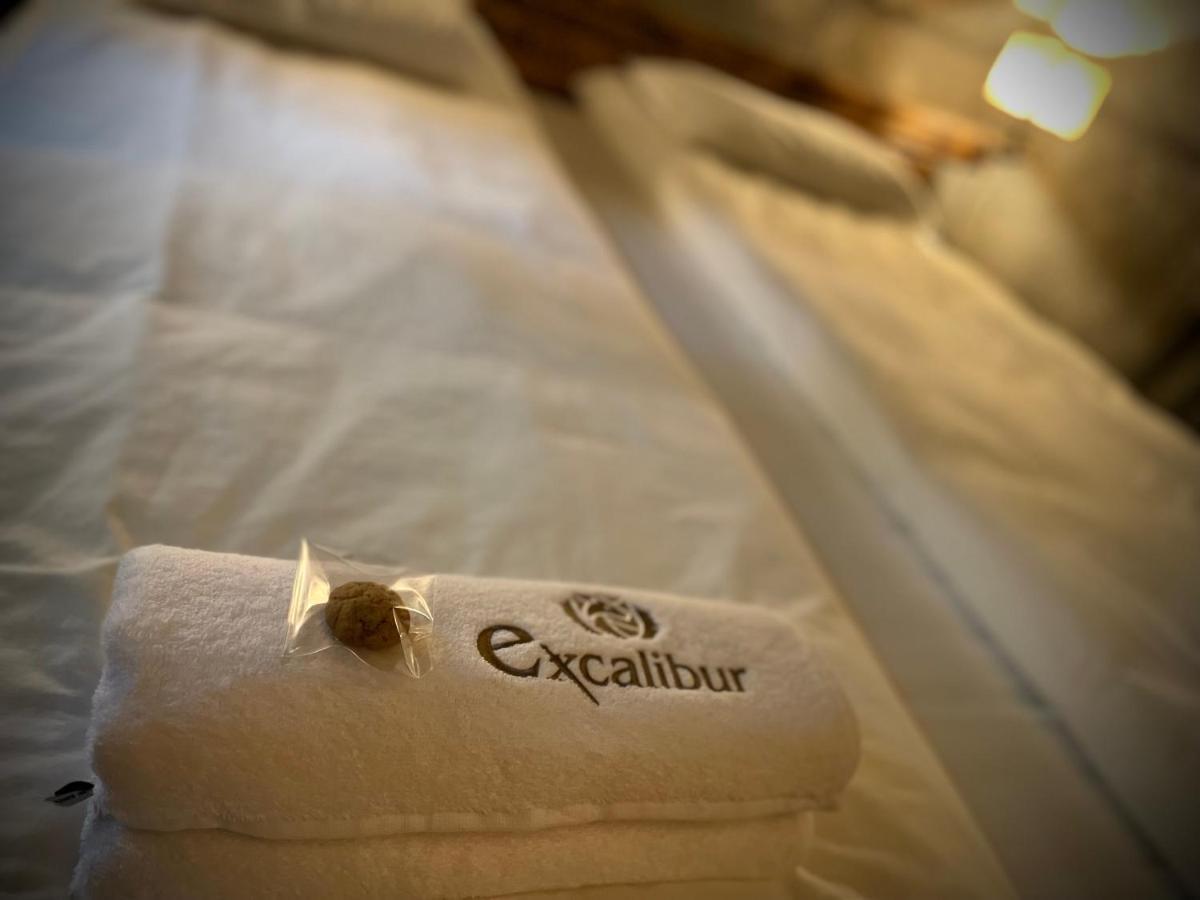 Excalibur Minihotel Eger Eksteriør bilde